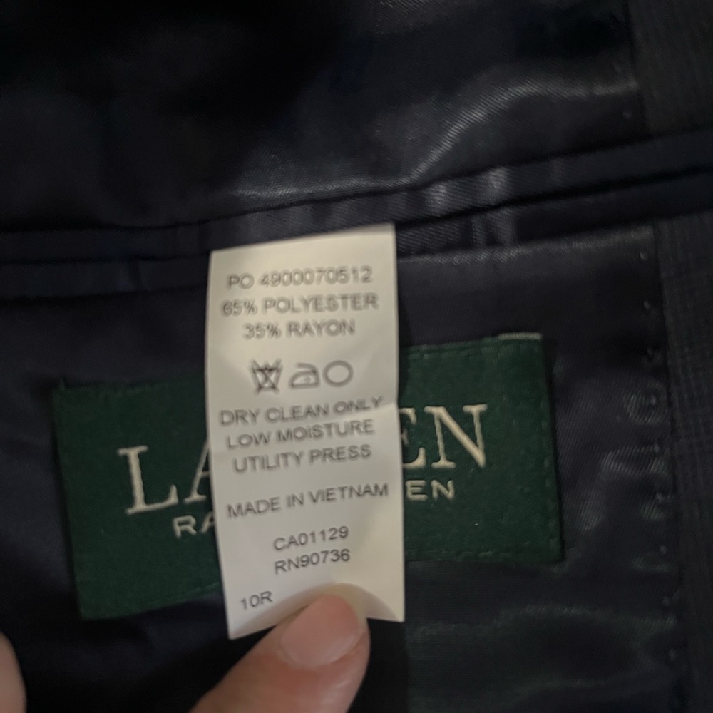 Boys Ralph Lauren navy blue suit.  With dress shirt.  Size 10r - Picture 14 of 17